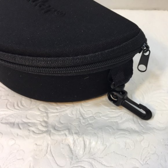 Leader Sports Black Zippered Sunglasses Eyeglass Case - Picture 4 of 7